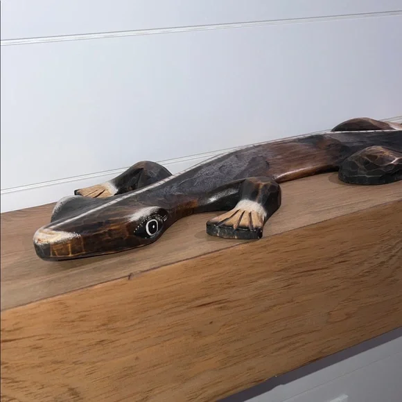 Handcrafted Wooden Lizard Decor - Picture 5 of 10